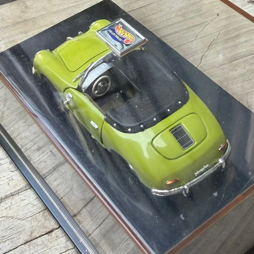 Hot Wheels Collectibles 1959 Porsche 356 Speedster Green 1:43 Diecast Model Car